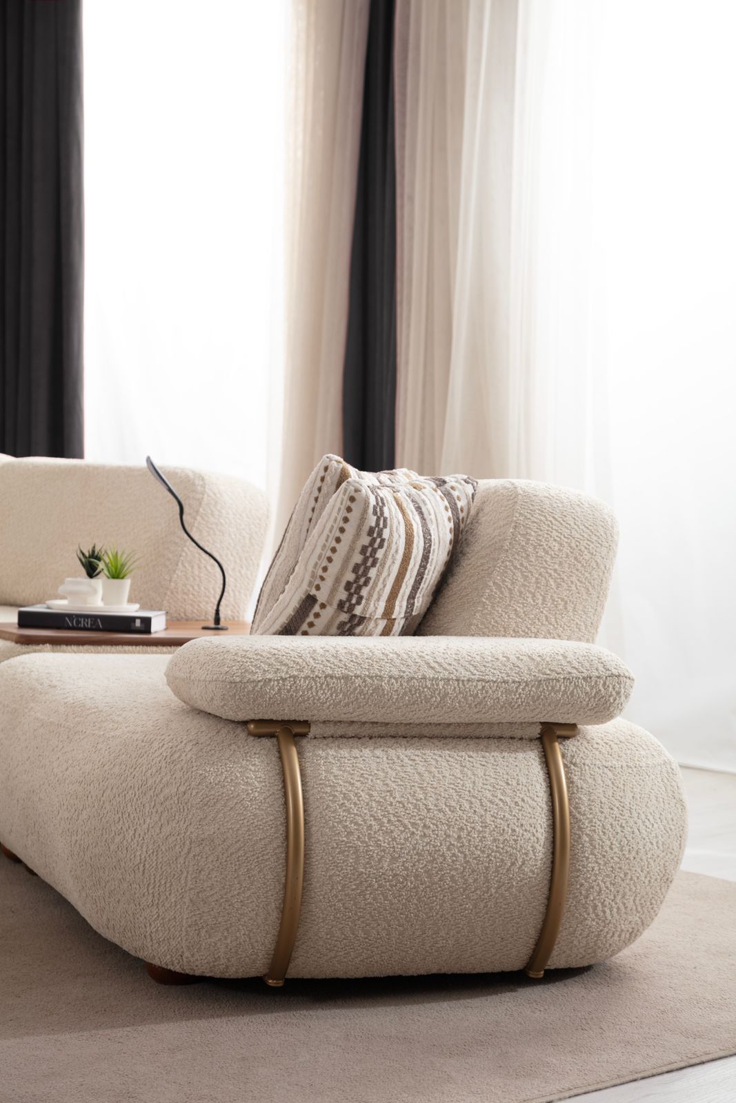 Modulare Ecksofa "Cascade" + Mittelkonsolentisch + Sessel + Hocker - Beige - Nobelaa
