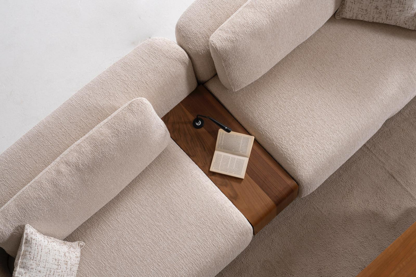 Sitzgruppe/Sofa Set - Wohnzimmergarnitur "Scilla" 3+3+1 + Mittelkonsolentisch - Beige - Nobelaa