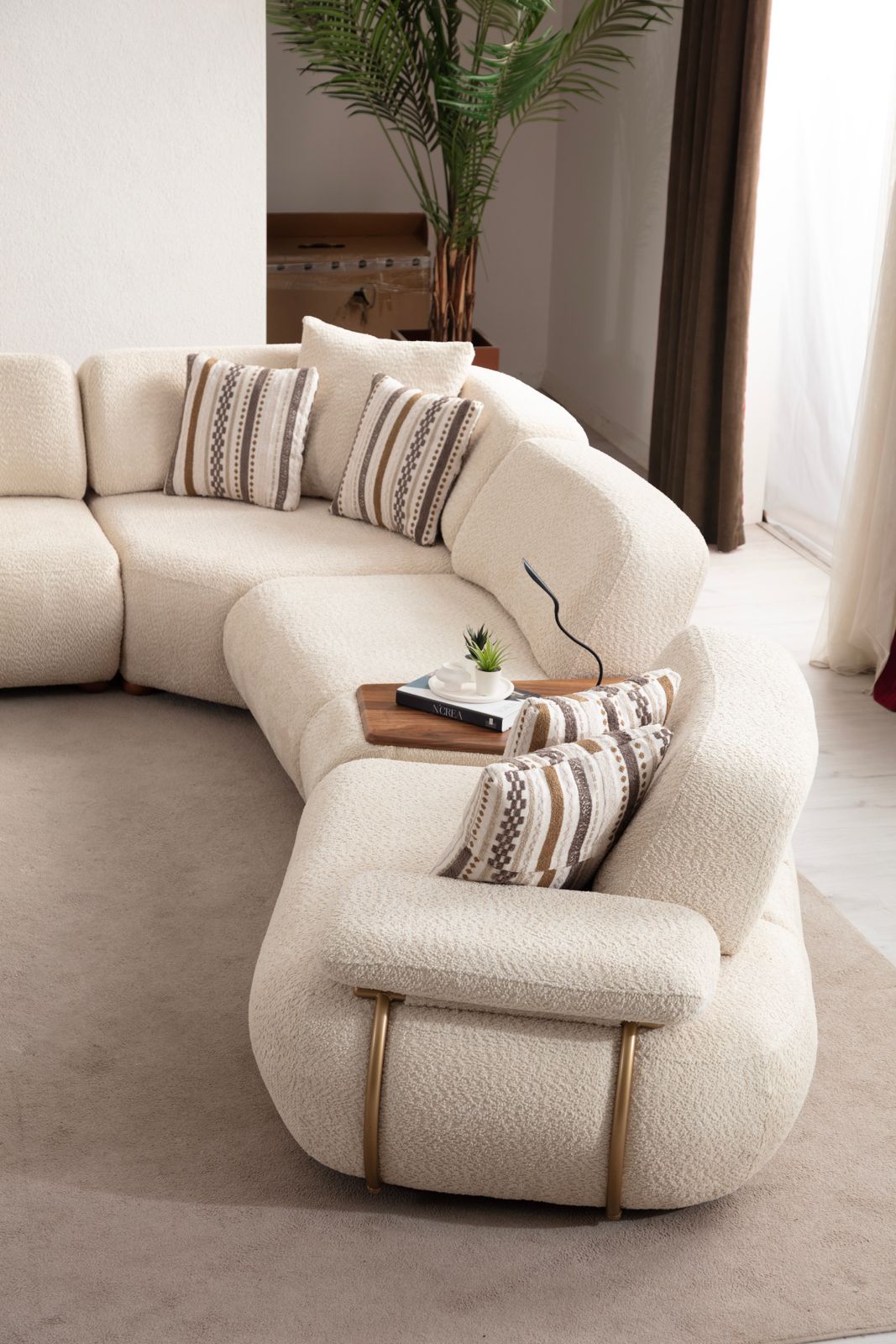 Modulare Ecksofa "Cascade" + Mittelkonsolentisch + Sessel + Hocker - Beige - Nobelaa