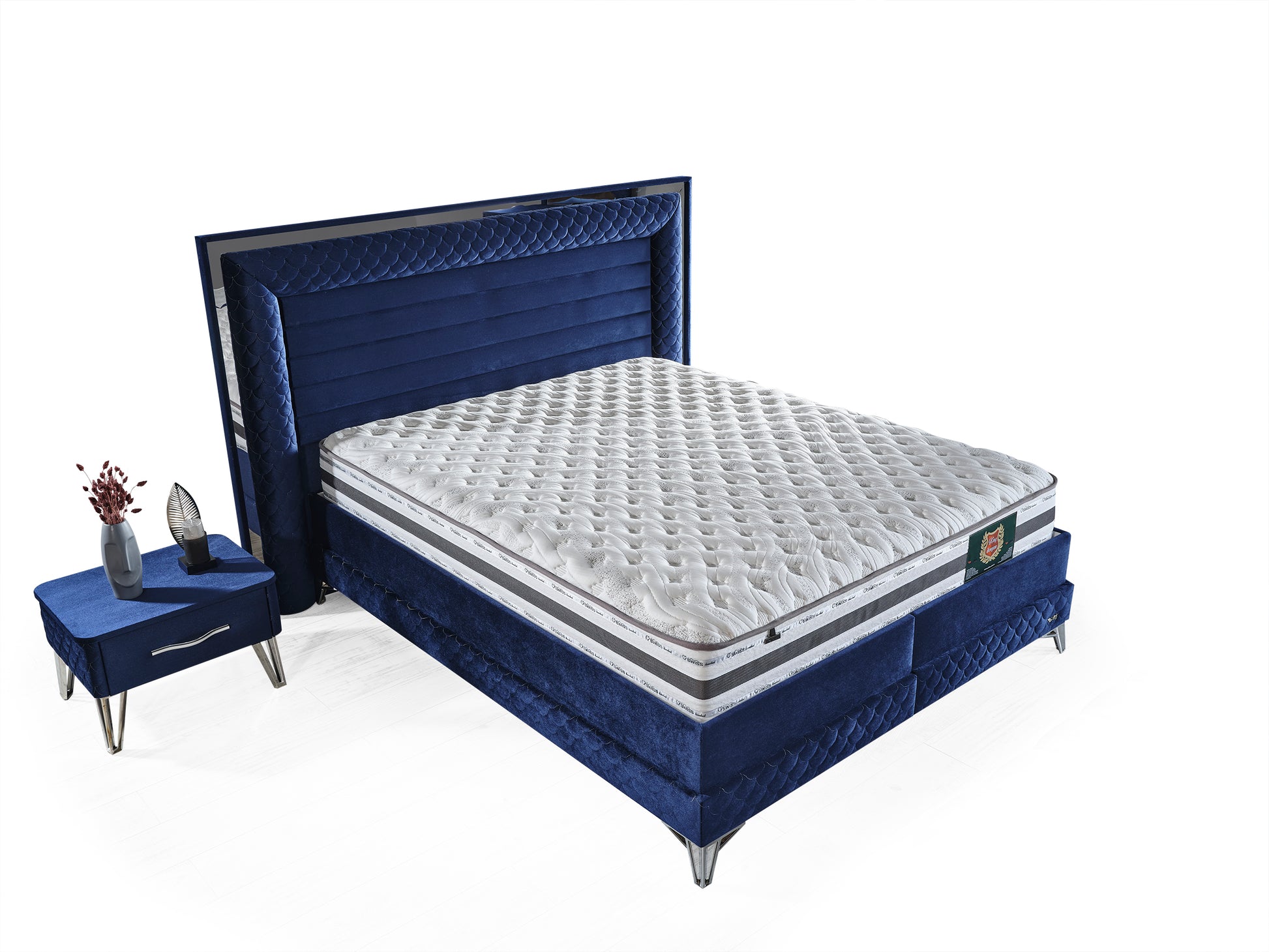 Schlafzimmer-Set "Elara" – Bett mit Bettkasten und Matratze , Nachttisch, Kommode, Bettbank